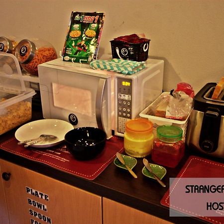Stranger House Hostel Chiang Mai Bagian luar foto