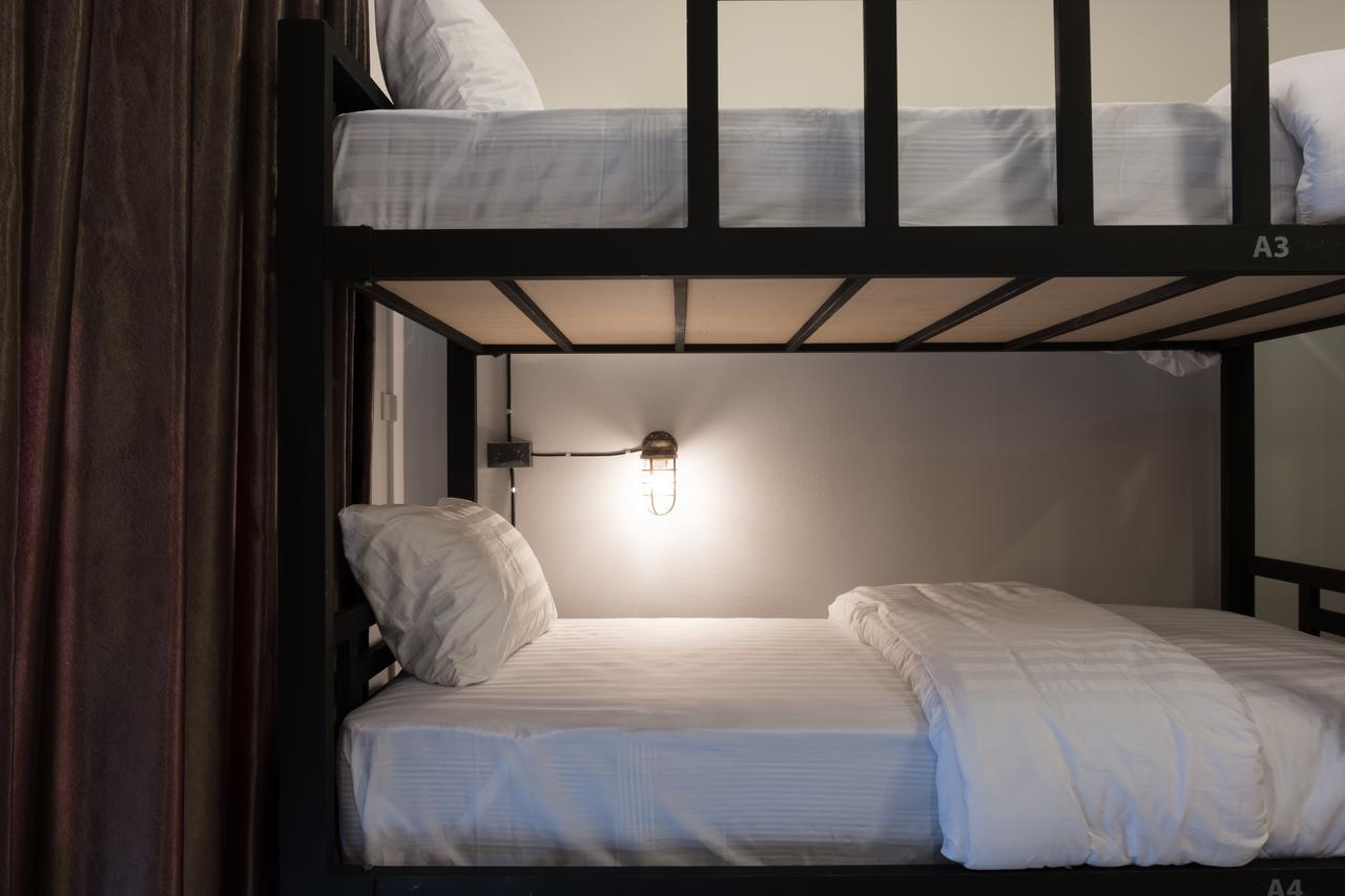 Stranger House Hostel Chiang Mai Bagian luar foto