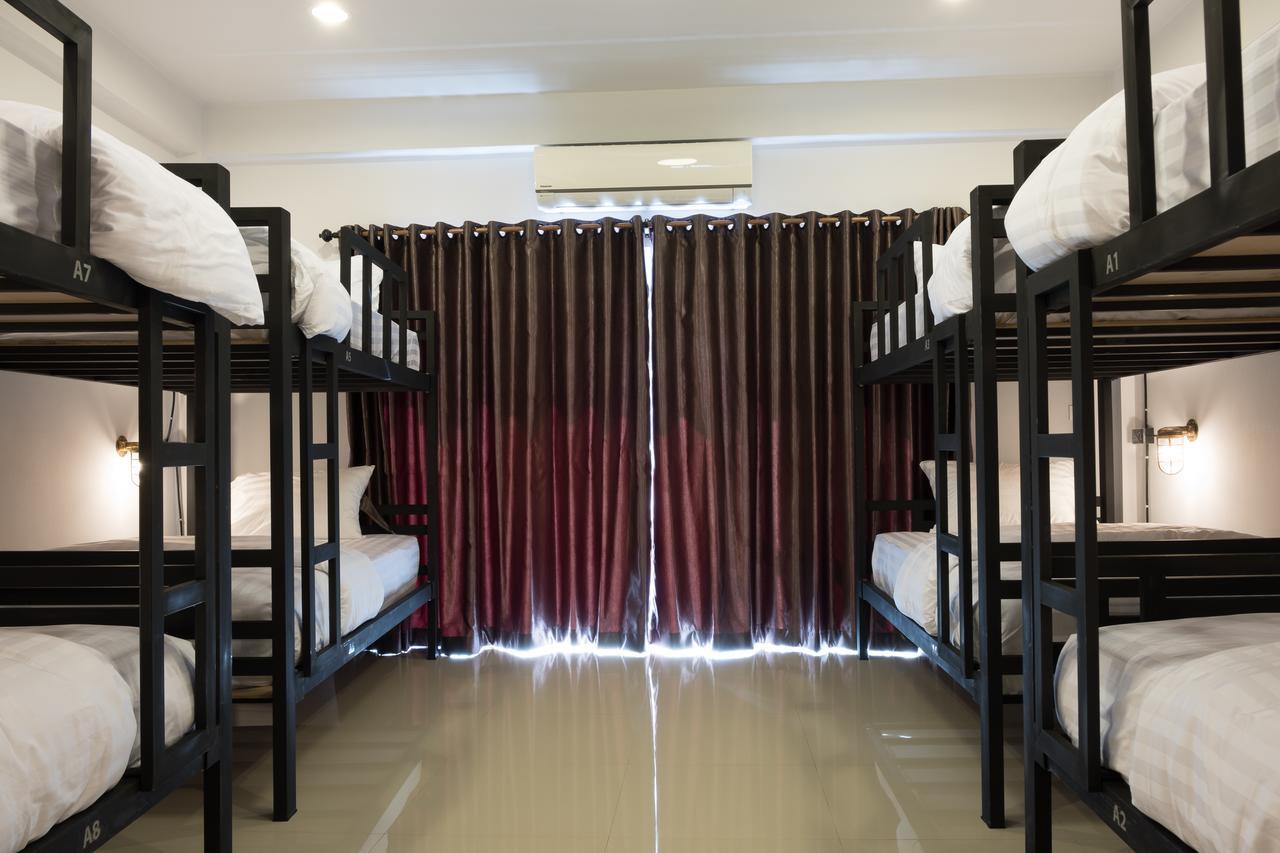 Stranger House Hostel Chiang Mai Bagian luar foto