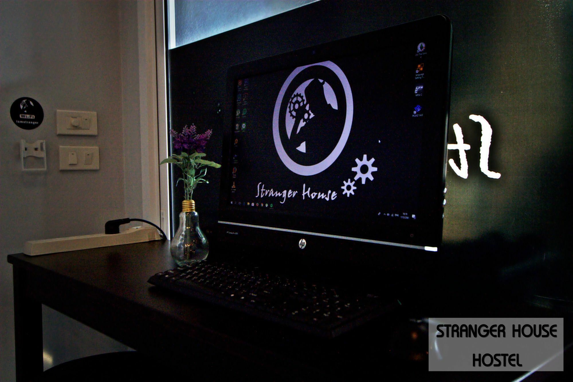Stranger House Hostel Chiang Mai Bagian luar foto