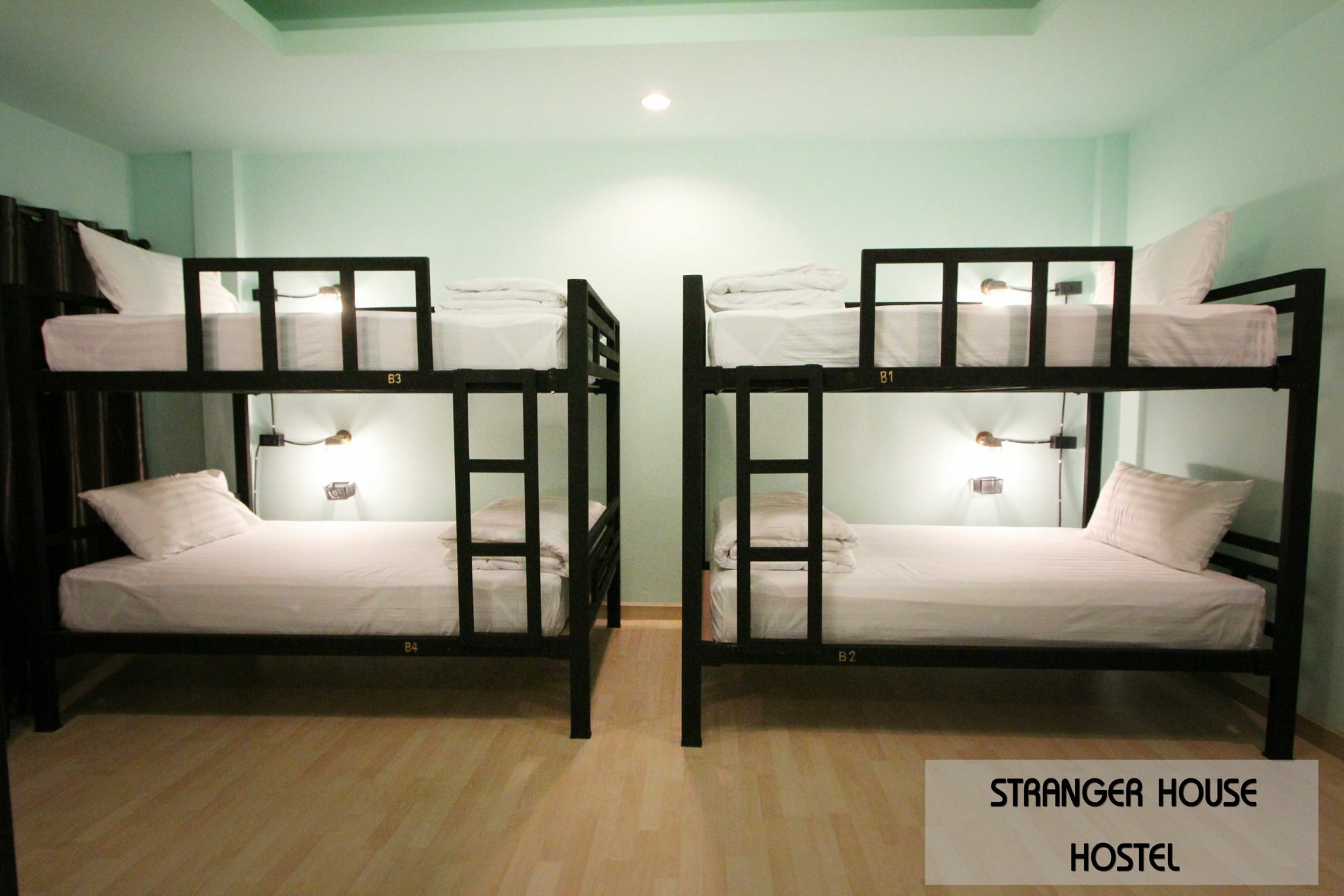 Stranger House Hostel Chiang Mai Bagian luar foto